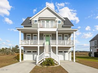 1402 Olde Farm Rd, Morehead City, NC 28557