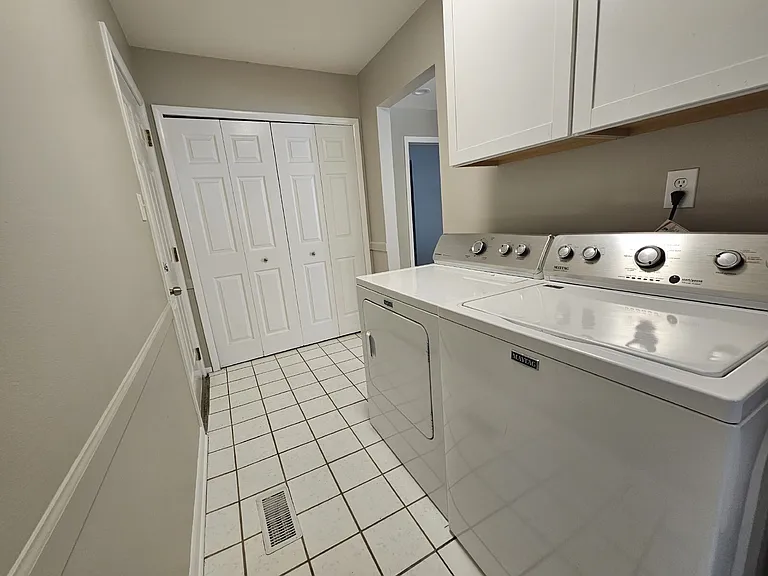 591 E Long Lake Rd — Photo 43