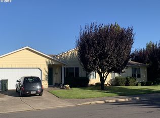 1090 W 17th Ave, Junction City, OR 97448