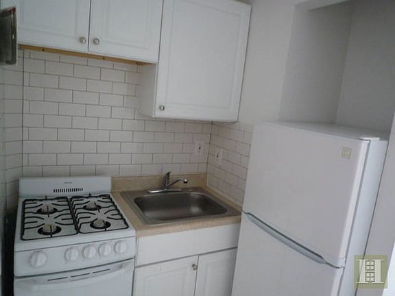 2nd image of 414 E 9th St APT 19
