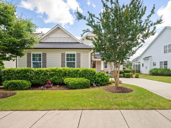135 Heatherwood Dr, Chapel Hill, NC 27516