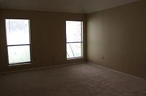 5th image of 4916 Green Hollow Dr