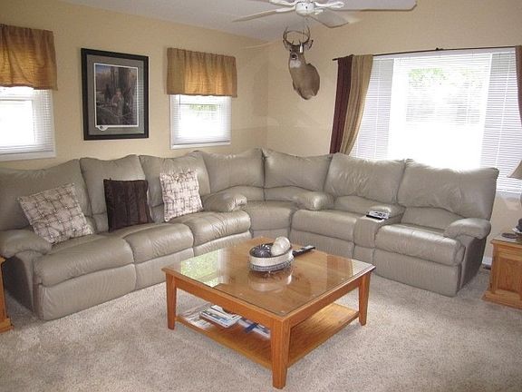 2nd image of 915 Webb Dr