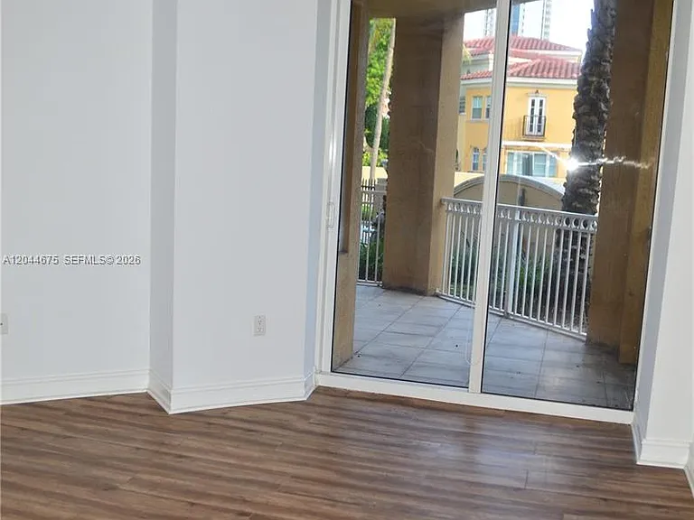 3001 NE 185th St #129 — Photo 56