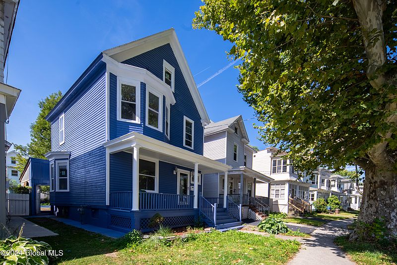2nd image of 23 Barrows Street