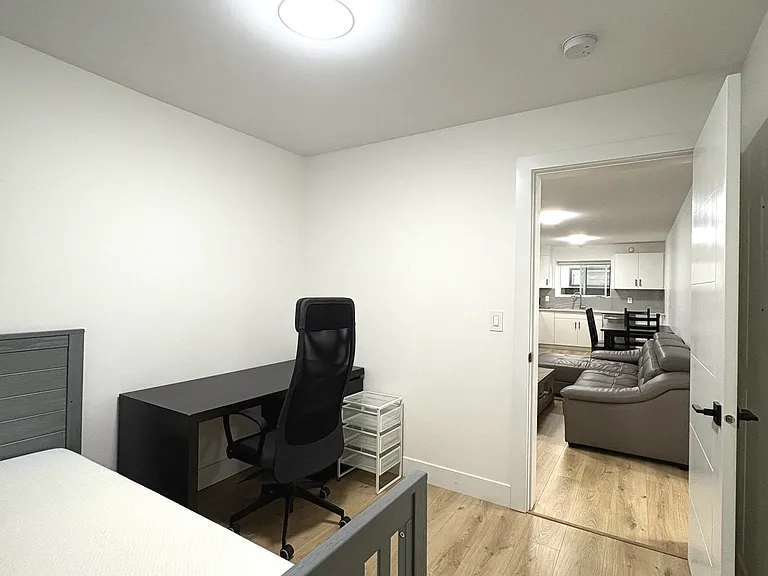 16759 18b Ave #101 — Photo 8