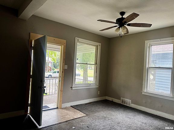 2nd image of 1622 Loveland St