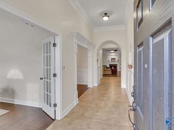 2nd image of 5035 Valley Cove Dr SE