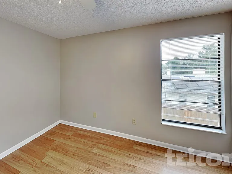 1311 Corner Oaks Dr — Photo 12