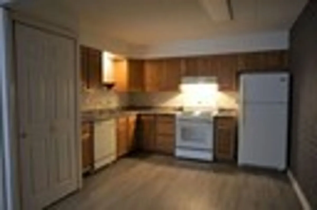 Building Photo - 124 E Bailey Rd #A