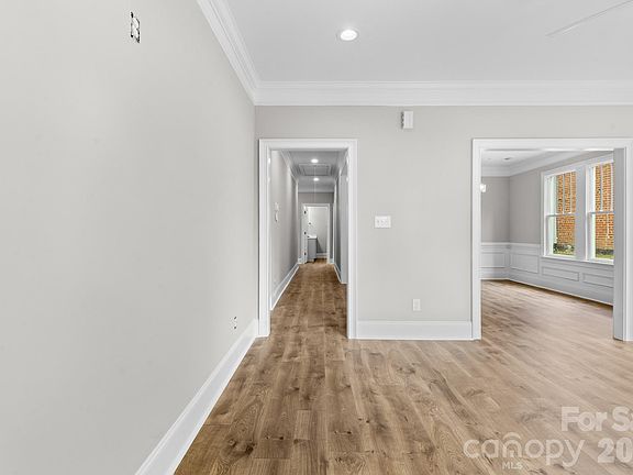 5th image of 302 W Gay St