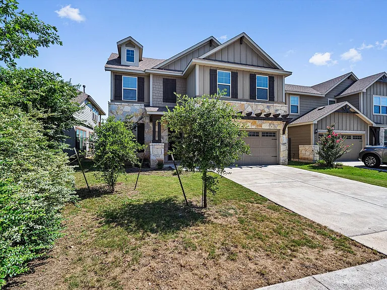 146 Russet Trl — Photo 2