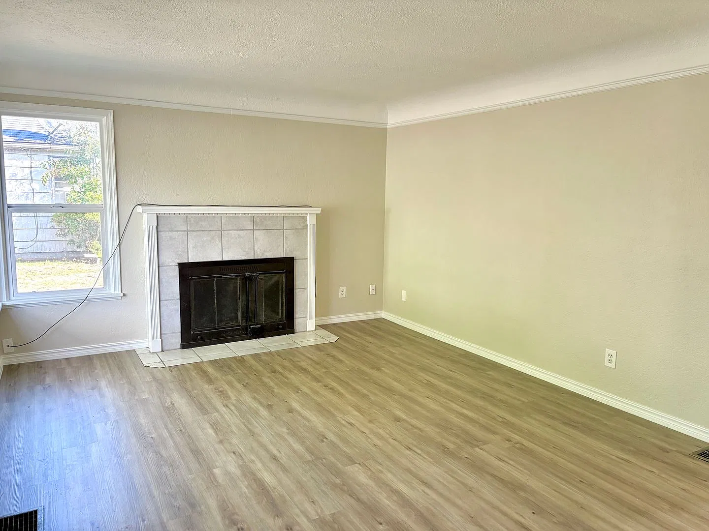 Hazelwood Ranch Style Home with Huge Fully Fenced Yard, Storage Shed and Central A/C — Photo 4