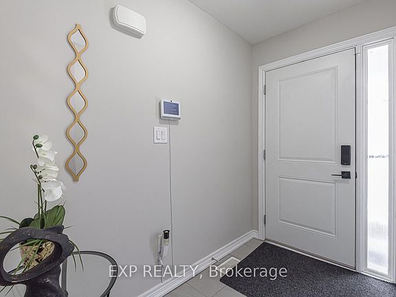 3rd image of 60 Canterbury Dr Unit 7