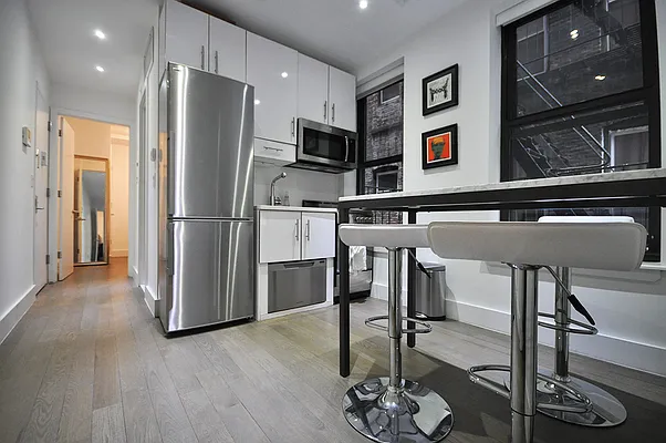 Rented by REAL New York | media 24