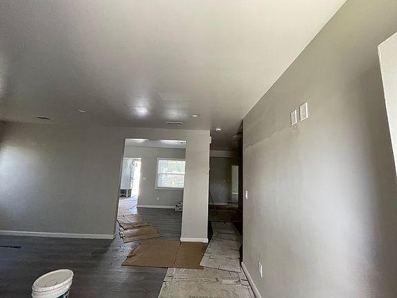 4th image of 840 W 27th St