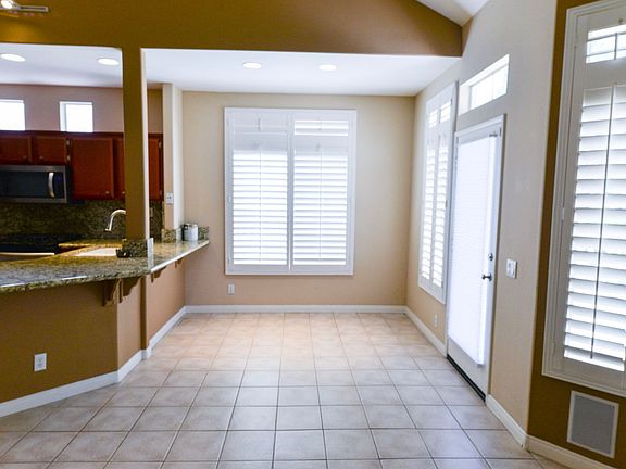 5th image of 215 Shorebreaker Dr
