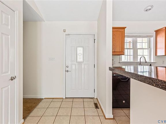 5th image of 96 Pine Ct