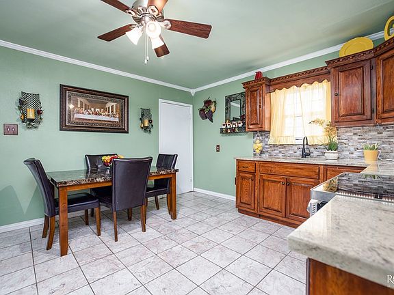 5th image of 2108 Juanita Ave