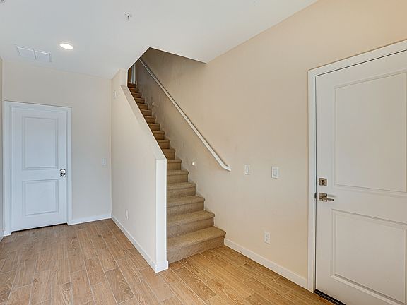 Attached Garage with common Mud room to the Studio and Rental unit upstairs