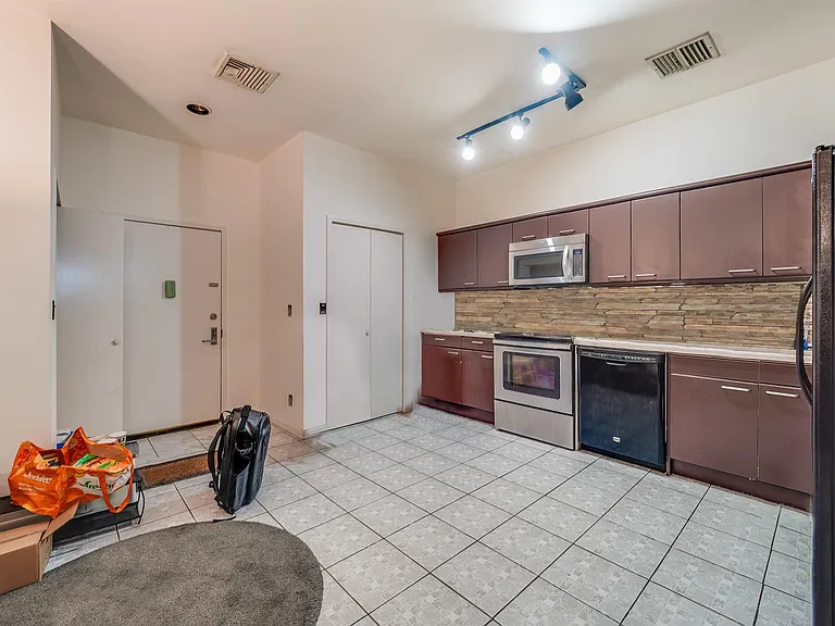 75 Liberty Ave #C5 — Photo 5