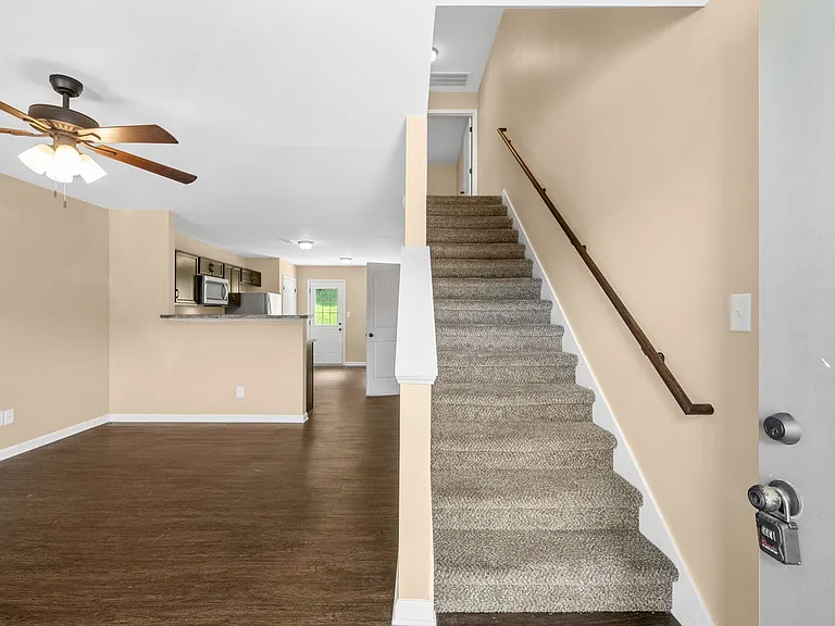 157 Center Pointe Dr — Photo 3