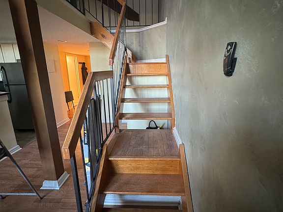 4th image of 1701 Crompond Rd #4403