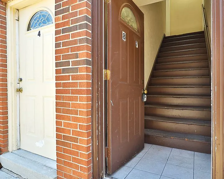 184-194 E Duncan St — Photo 8