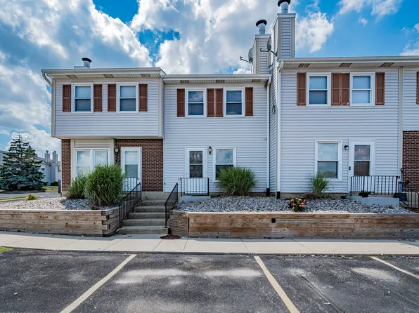 1716 N Marywood Ave, Aurora, IL 60505