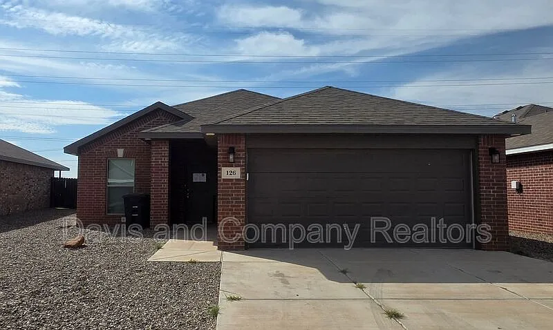 3 bed, 2.0 bath, 1636 sqft, $2,450 — Photo 1