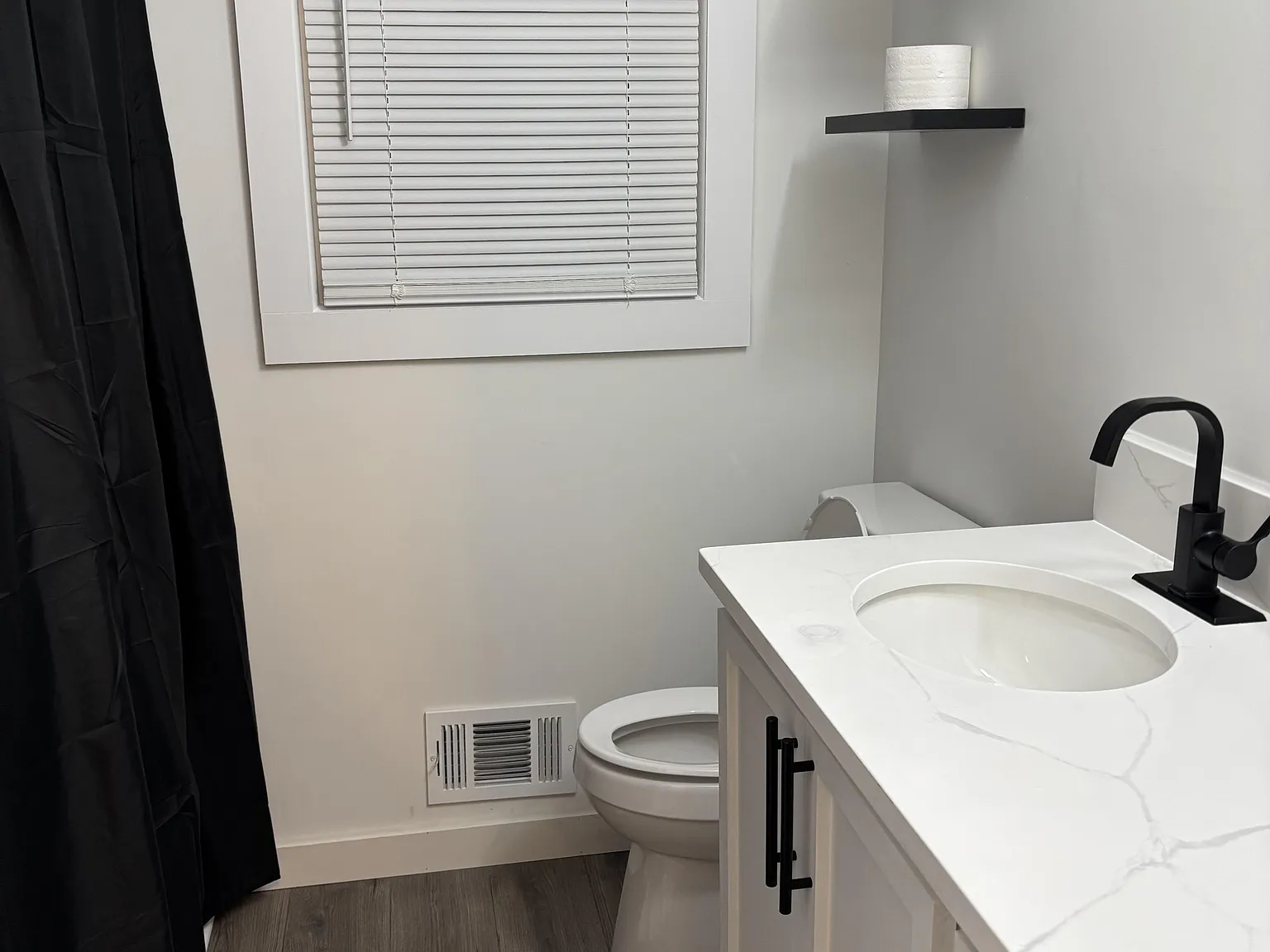 4 bed, 4.0 bath, 1426 sqft, $910 — Photo 3