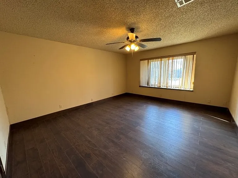 10405 Cricket Ct — Photo 8