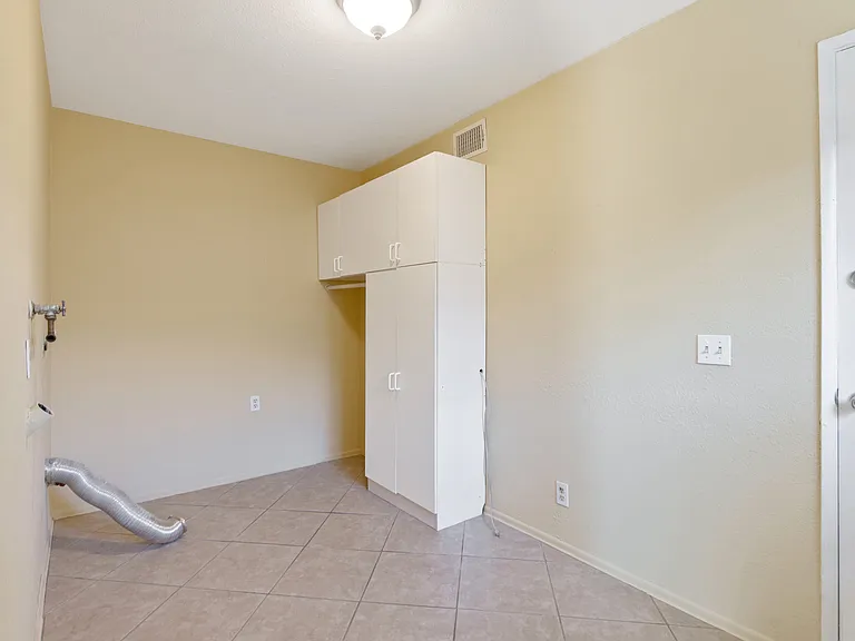 3332 Holloway St — Photo 23