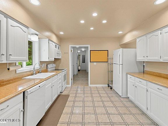 5th image of 51850 Rediske Ave