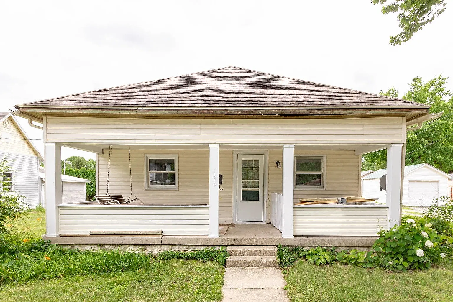 1905 Charles — Photo 1