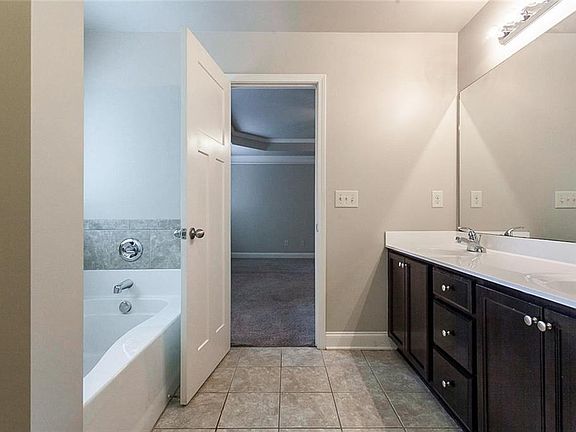 4th image of 2595 Gloster Mill Dr