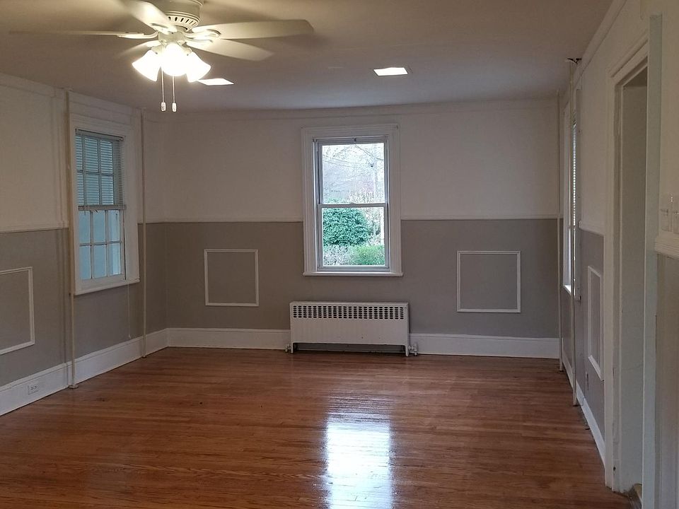 2nd image of 7 Cherry Tree Farm Rd