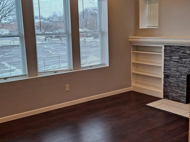 5910 Horton Pl — Photo 10