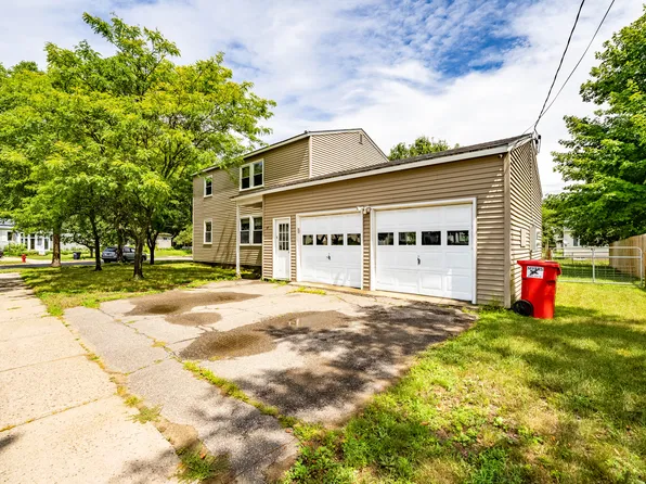 57 Clover Ln #2, Burlington, VT 05408