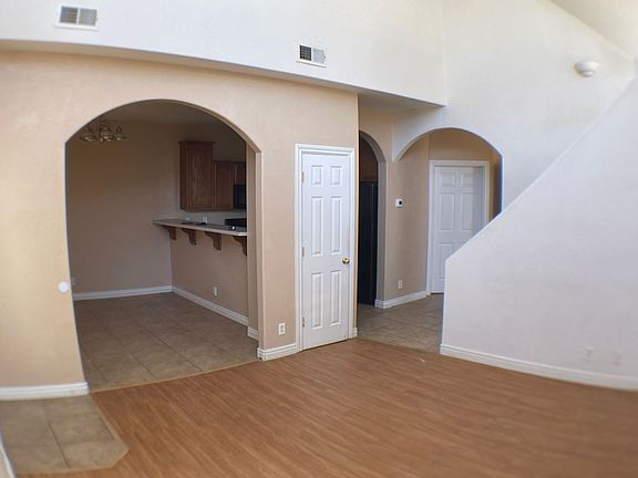 3rd image of 1510 E Gavin Ln
