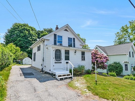 3rd image of 129 Essex St
