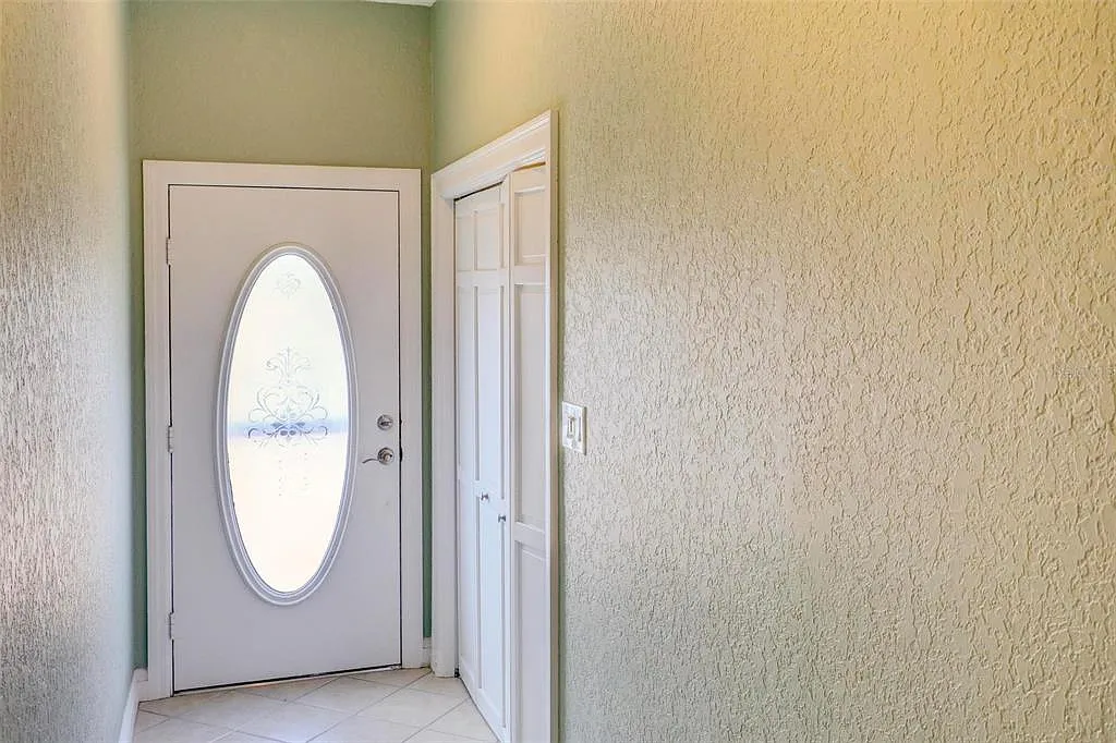 2 bed, 2.5 bath, 1740 sqft, $2,300 — Photo 3