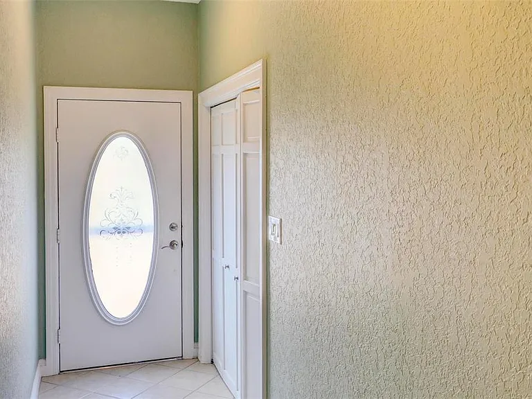 7032 River Run Blvd — Photo 2