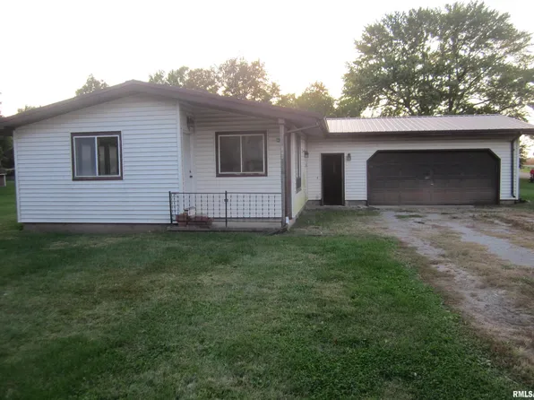 520 NW Avenue St, Mason City, IL 62664