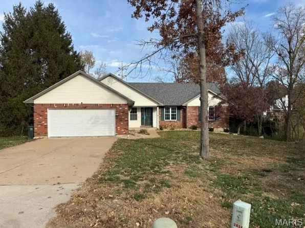 2614 Elmwood Ct, Columbia, IL 62236