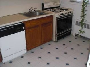 7455 220th St, Flushing, NY 11364
