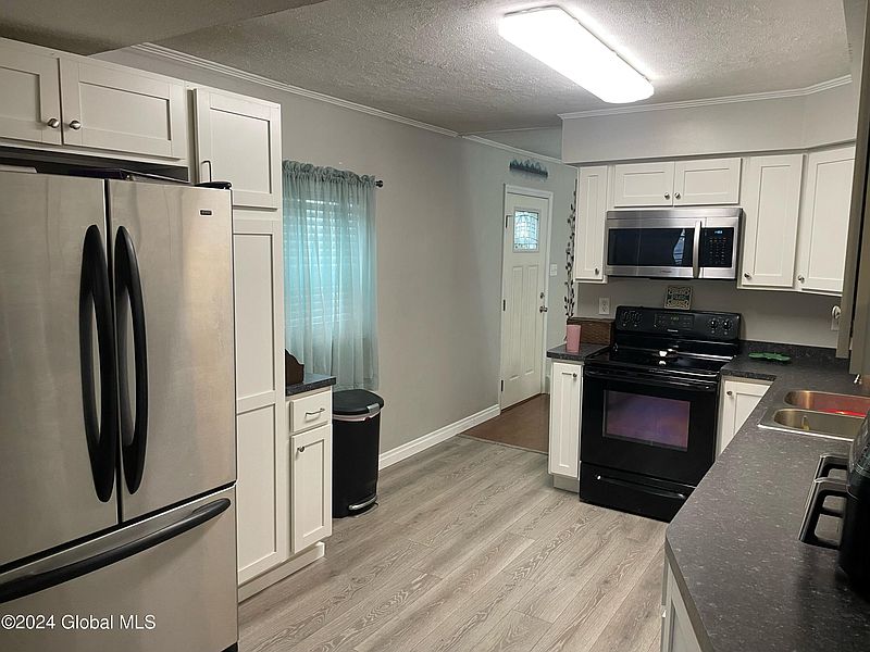 5th image of 1065 Outer Drive