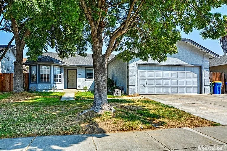 655 Jonquil Dr photo 1