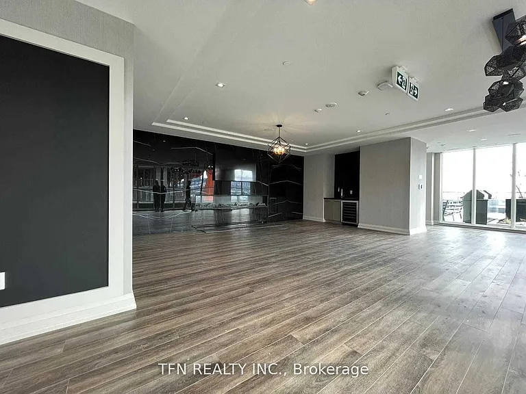 212 King William St #512 — Photo 15