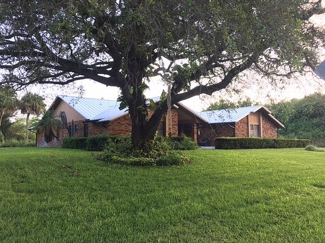 Front View of Home